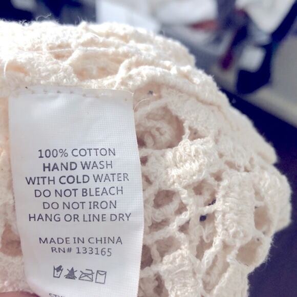 Anthropologie's Finn & Clover Cream Crochet Floral Tank Size Medium - Picture 4 of 5